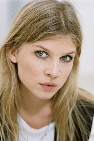 Clémence Poésy portrait