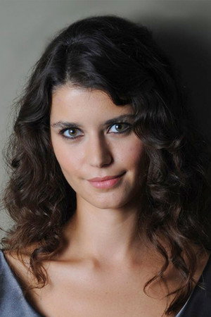 Beren Saat portrait