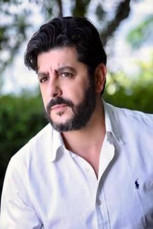 Toni Issa portrait