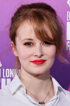 Shannon Tarbet portrait