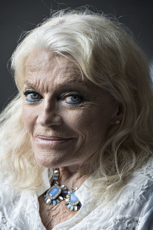 Anniqa portrait