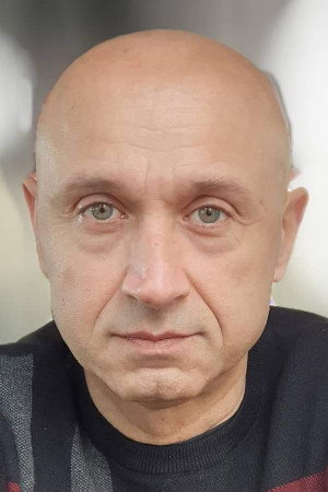 Suat Güzey portrait