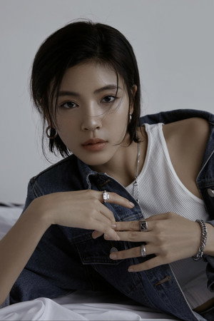 Eva Zhao portrait