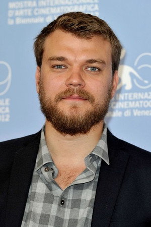 Pilou Asbæk portrait