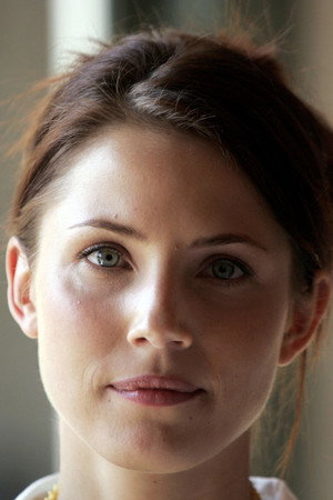 Tuva Novotny portrait