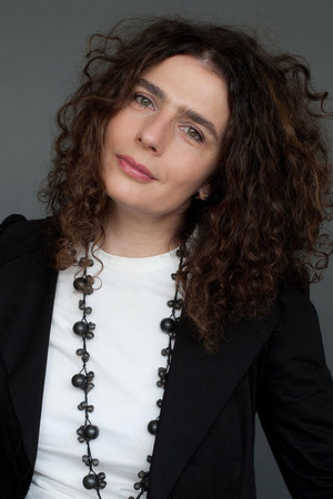 Arsinée Khanjian portrait