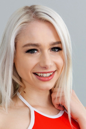 Scarlett Hampton portrait