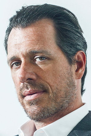 Darren Pettie portrait