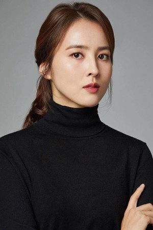 Han Hye-jin portrait