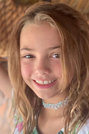Azul Alenka portrait