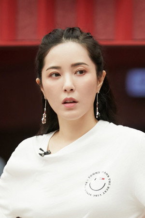 Zeng Li portrait