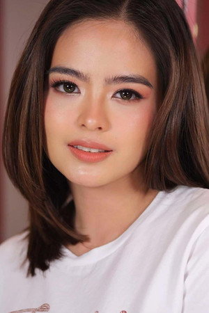 Bea Binene portrait