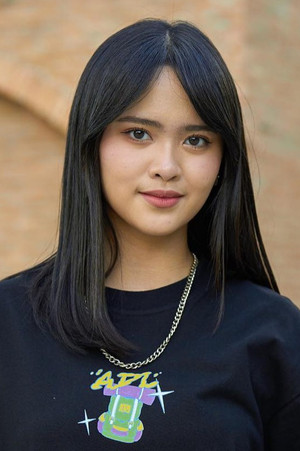 Reva Fidela portrait