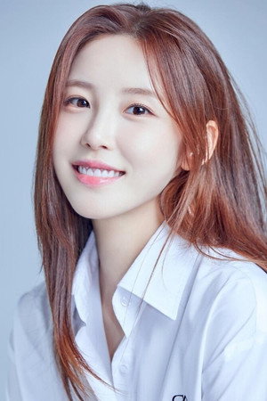 Jun Hyo-seong portrait