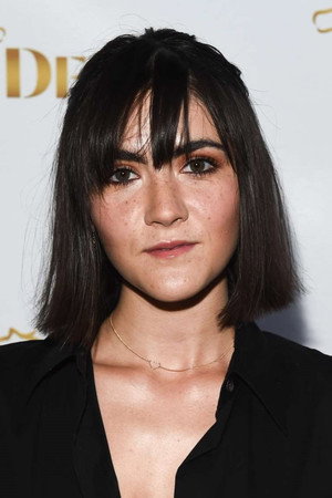 Isabelle Fuhrman portrait