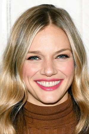 Tracy Spiridakos portrait