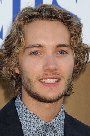 Toby Regbo portrait