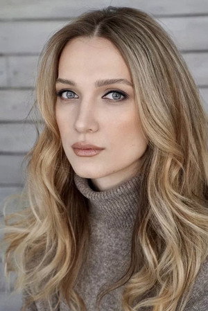 Polina Kutsenko portrait