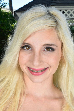 Piper Perri portrait