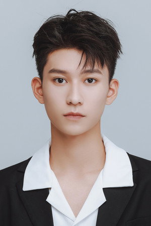 Li Haoze portrait