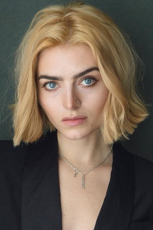 Tara Lee portrait