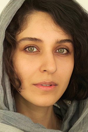 Minoo Sharifi portrait