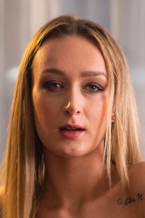 Elena Lux portrait