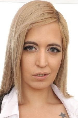 Dulce Maylen portrait