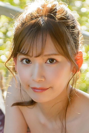 Tsumugi Akari portrait