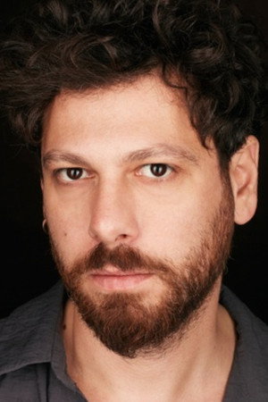Oral Özer portrait