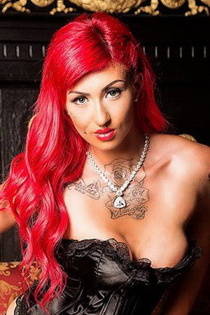 Red Mery portrait