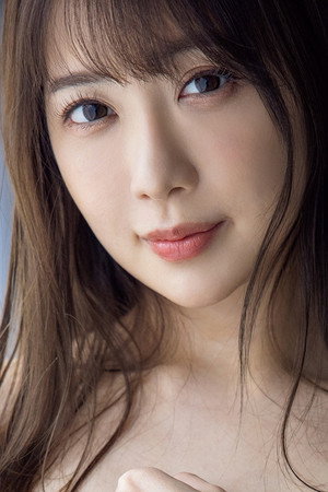 Rara Anzai portrait