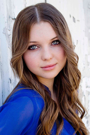 Sammi Hanratty portrait