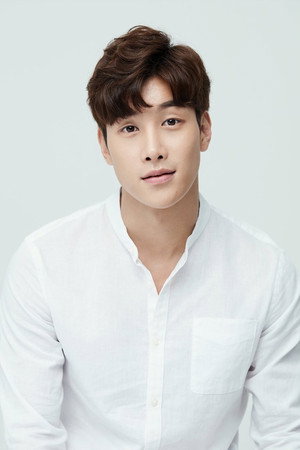Lee Si-kang portrait