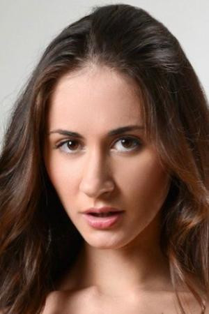Aruna Aghora portrait