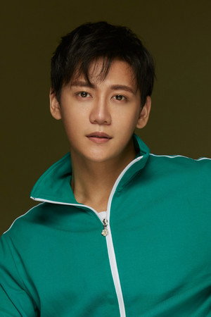 Zhang Yaqi portrait