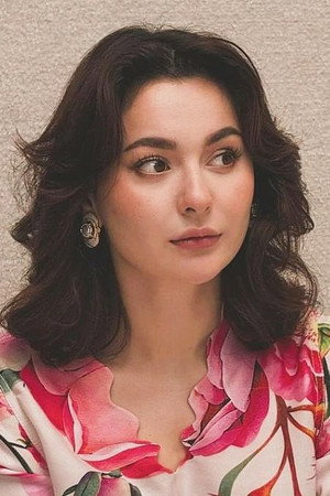 Hania Aamir portrait