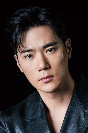 Kim Kang-woo portrait