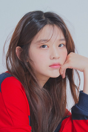 Kim Si-eun portrait
