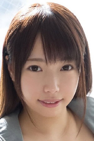Miki Aise portrait