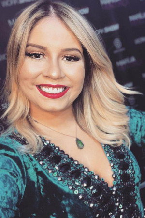 Marília Mendonça portrait