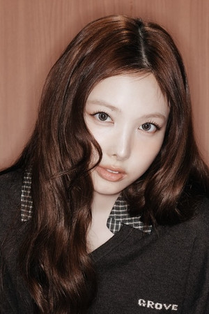 NAYEON portrait