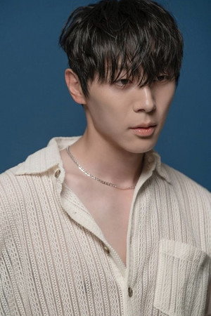 Shin Hyun-soo portrait