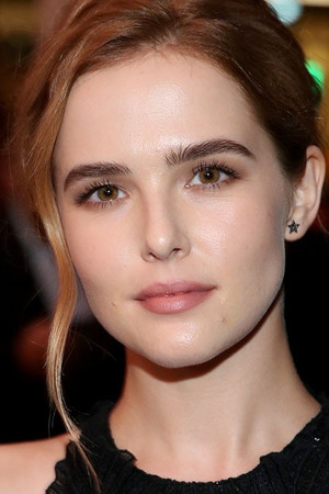 Zoey Deutch portrait