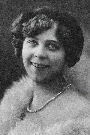 Andrée Marly portrait