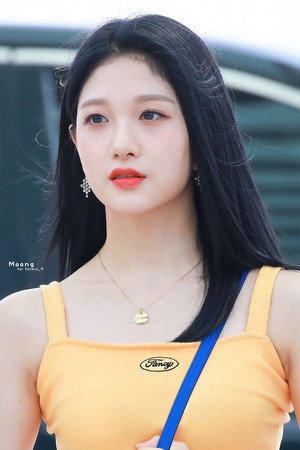 Lee Seo-yeon portrait