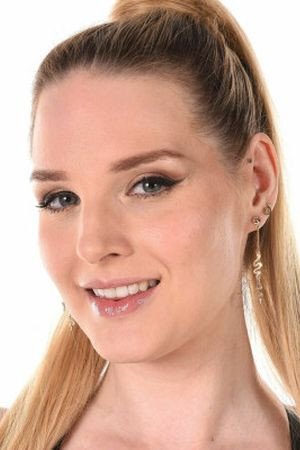 Bonni Gee portrait