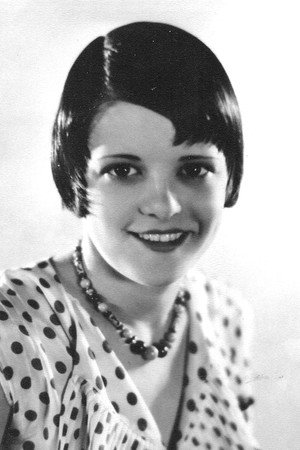 Mona Ray portrait