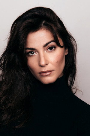 Elysia Rotaru portrait