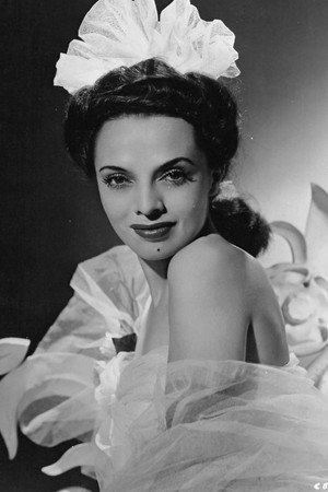 Dora Luz portrait